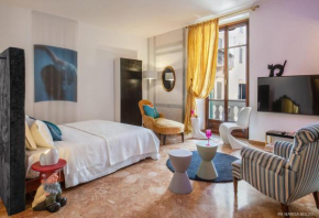 Billie's Flat RED - art & design apt in Verona historic centre